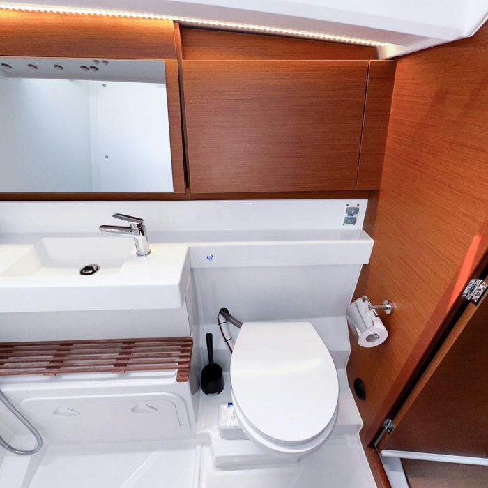 free elli | Sun Odyssey 440 - 4 cab. photo 13 free elli | Sun Odyssey 440 - 4 cab. photo 13