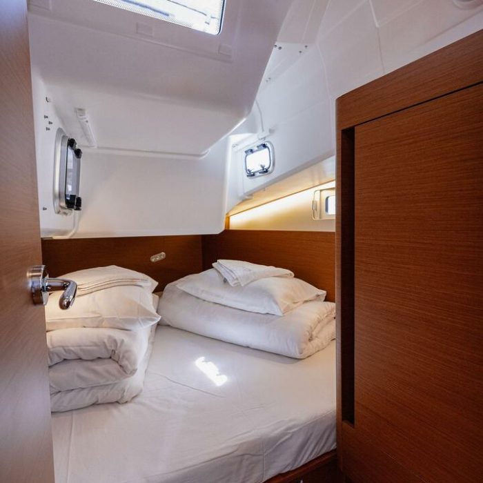 Purr | Sun Odyssey 410 photo 22