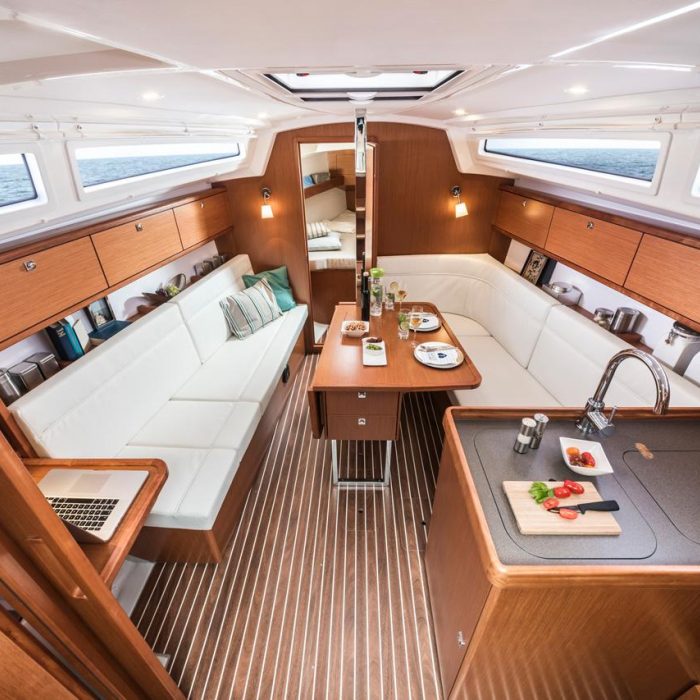 Opal | Bavaria Cruiser 34 Style photo 5