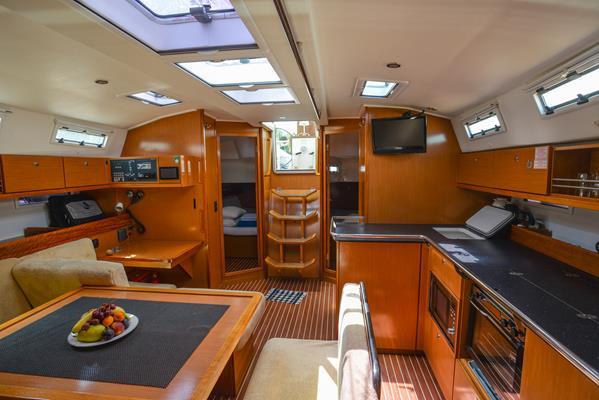 Santa Maria | Bavaria Cruiser 45 photo 8