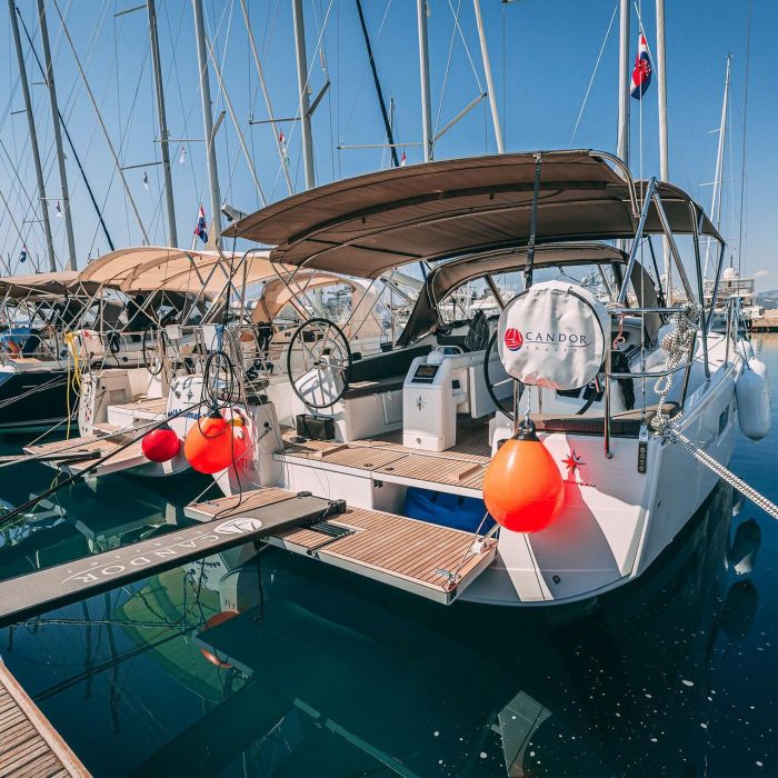 Purr | Sun Odyssey 410 photo 12