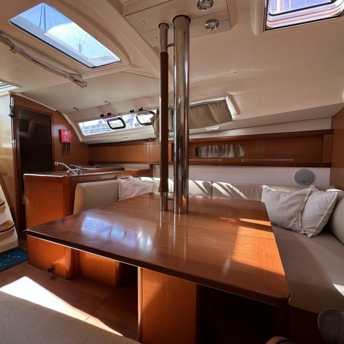 Blu | Oceanis 34 photo 17