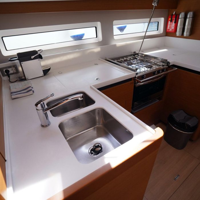 Red Marlin | Sun Odyssey 490 photo 19