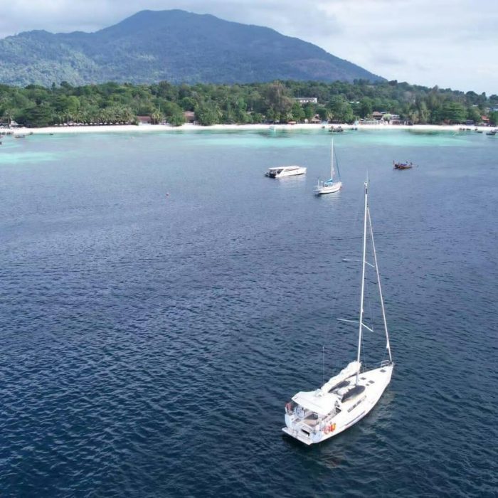 Gloria | Oceanis 45 photo 12