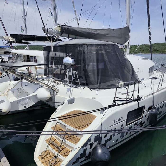 Relax | Lagoon 380 S2 photo 2