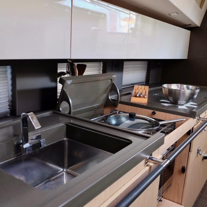 Premium + | Oceanis Yacht 62 photo 34