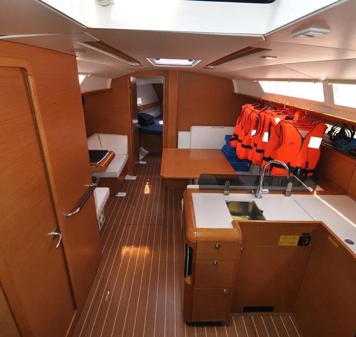 FourTwo | Sun Odyssey 409 photo 7