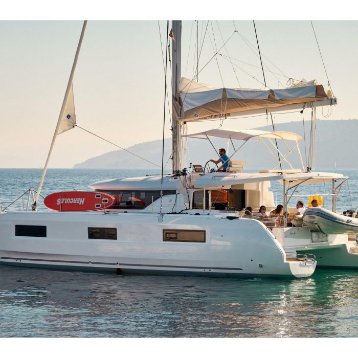 Luna | Lagoon 46 photo 1