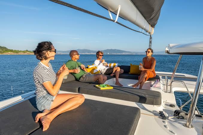 Premium | Lagoon 43 photo 7