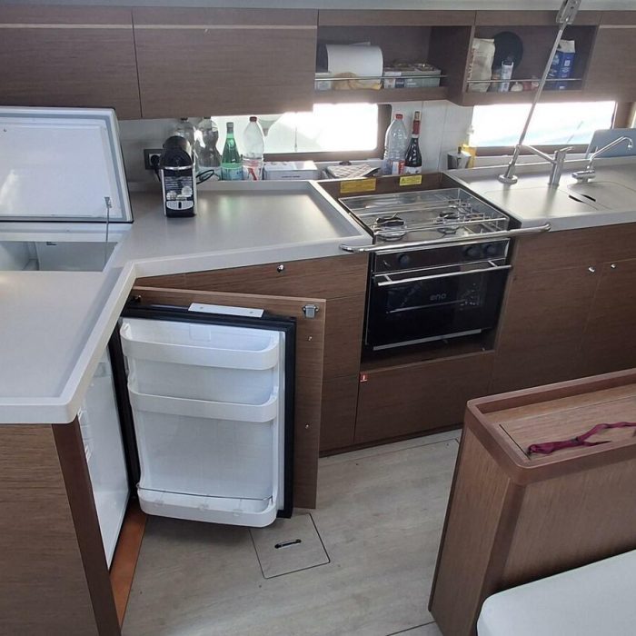 Premium | Oceanis 46.1 photo 10