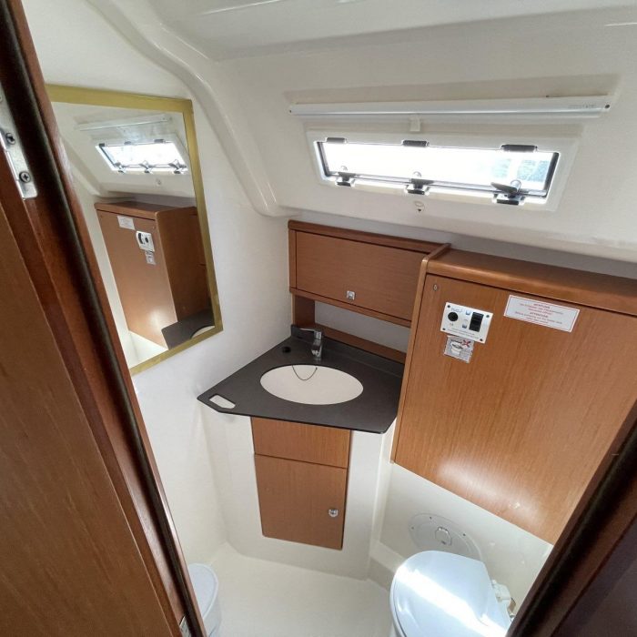Anemone | Bavaria Cruiser 51 photo 8