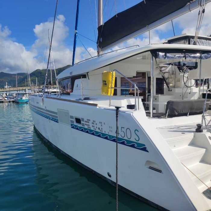Maui | Lagoon 450 Sport photo 1