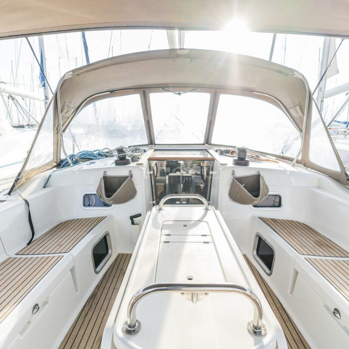 PERRO BLANCO | Sun Odyssey 519 photo 3