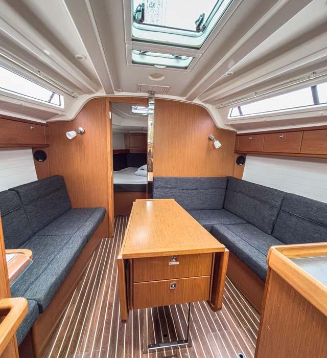 Astravi | Bavaria Cruiser 37 photo 22