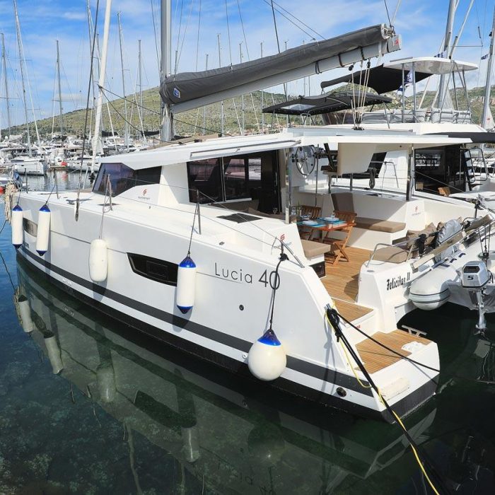 Felicitas II | Fountaine Pajot LUCIA 40 photo 2