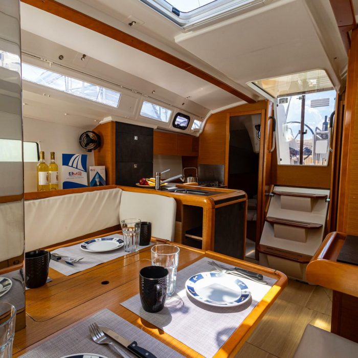 Cherie Bibi | Sun Odyssey 349 photo 5