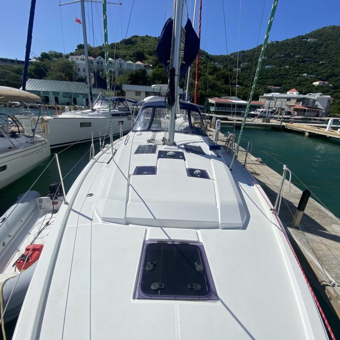 Take a bow | Beneteau 41 photo 4