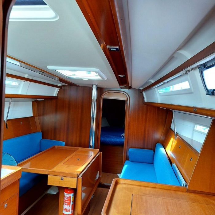 Phantom | DUFOUR 34 photo 3