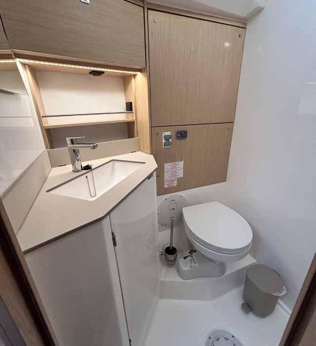 Penelope | Bavaria C46 photo 23