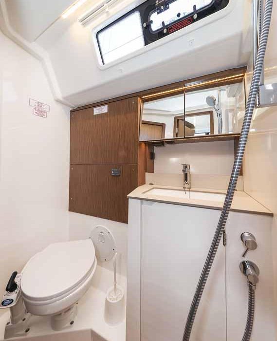 Aquila | Bavaria C46 photo 30