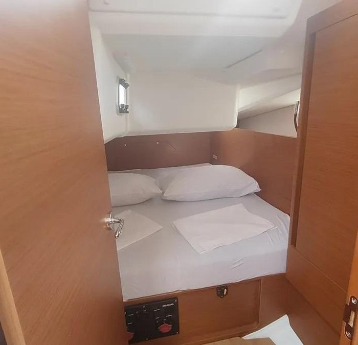 Greta | Sun Odyssey 440 photo 19