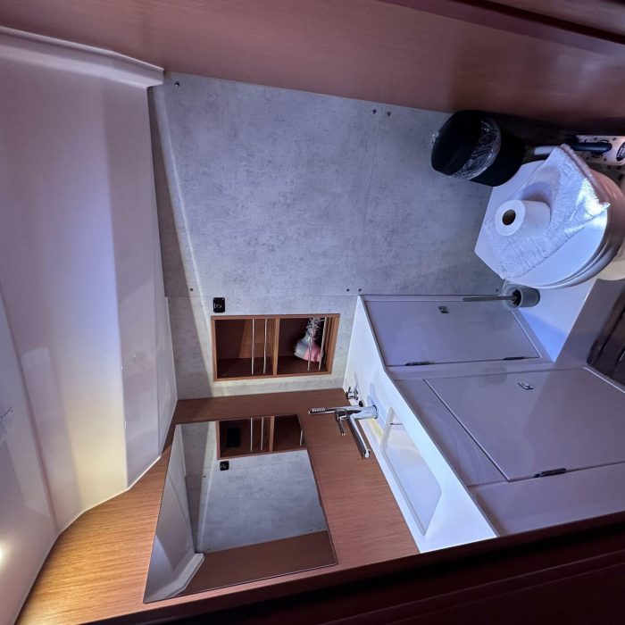Sail Scorpius | Bavaria C42 photo 7