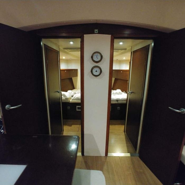 Premium | Hanse 540e photo 42