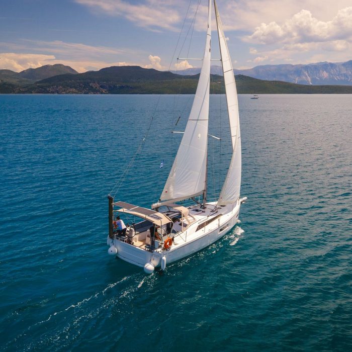 Mercator | Oceanis 37.1 photo 10