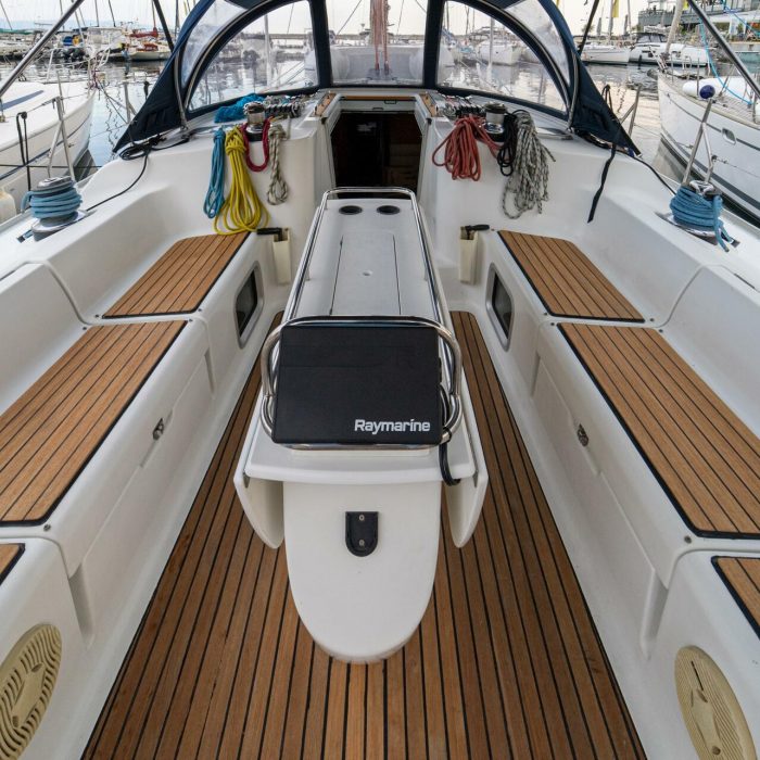 Tatanos | Sun Odyssey 43 photo 5