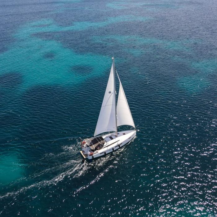 Marianna | Sun Odyssey 410 photo 11