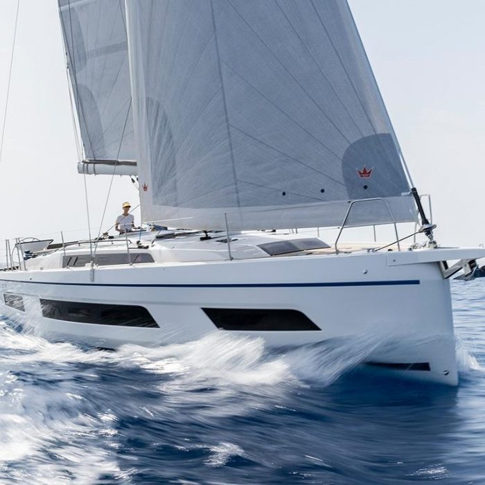 Madona | Dufour 41 photo 2