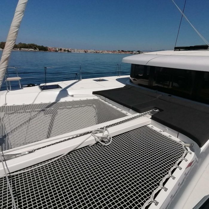 Senza SE (A/C and Generator) | Lagoon 42 photo 2