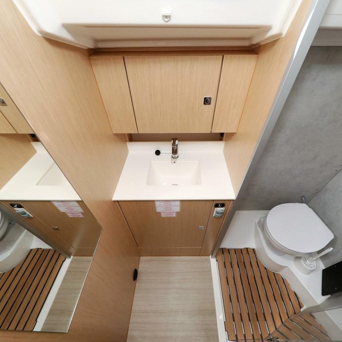 Levente | Bavaria C42 photo 33
