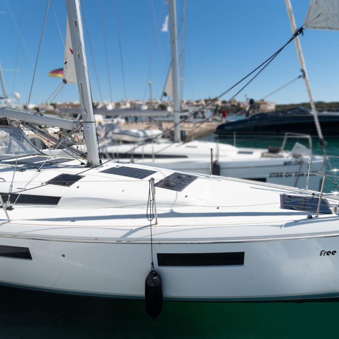 free elli | Sun Odyssey 440 - 4 cab. photo 1 free elli | Sun Odyssey 440 - 4 cab. photo 1