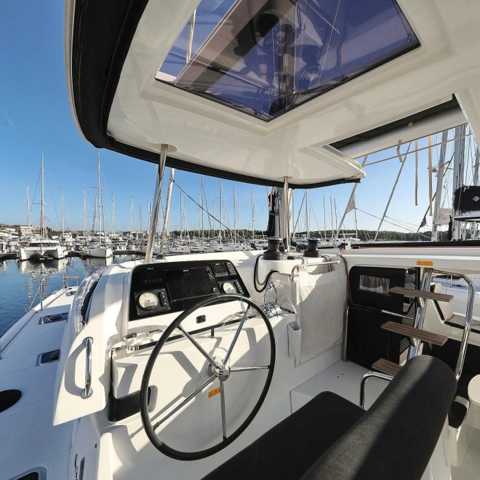 Sapphire | Lagoon 42 photo 3