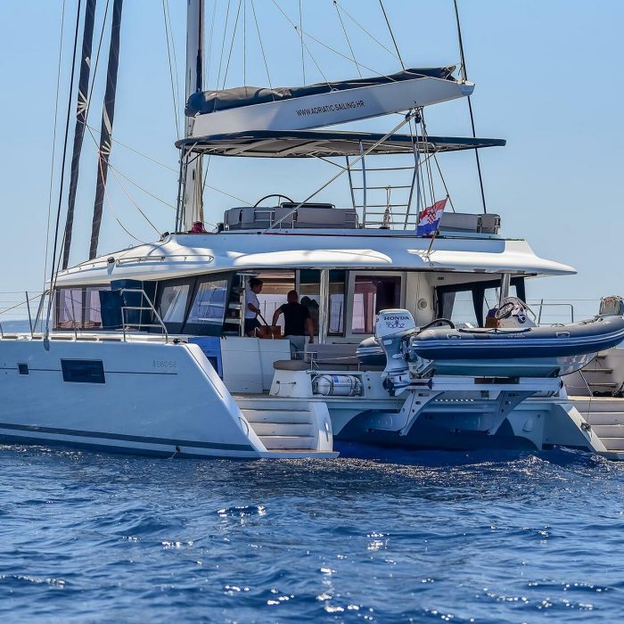Topaz | Lagoon 560 S2 photo 1