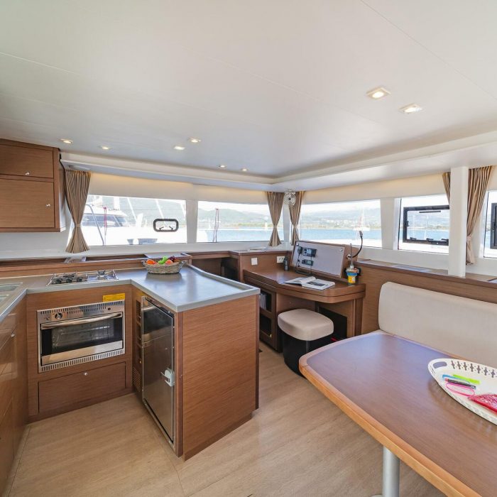 Kon-Tiki | Lagoon 450 Fly photo 10