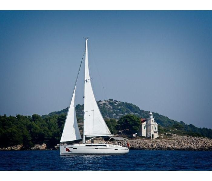 MH 67 | Bavaria Cruiser 41 photo 2