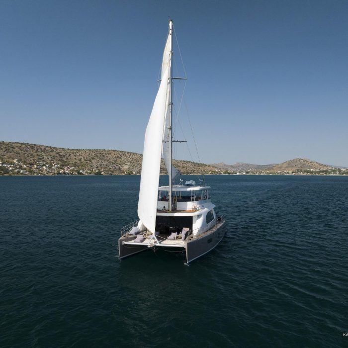 LONG ISLAND | Catamaran photo 2