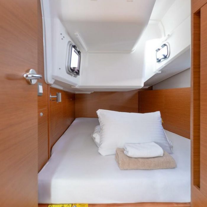 OLIVER new 2025 (air condition, solar panels) | Sun Odyssey 410 photo 15