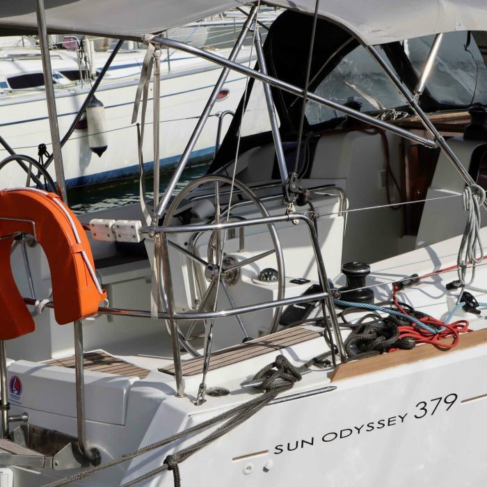 OYSTER SHELL | Sun Odyssey 379 photo 6