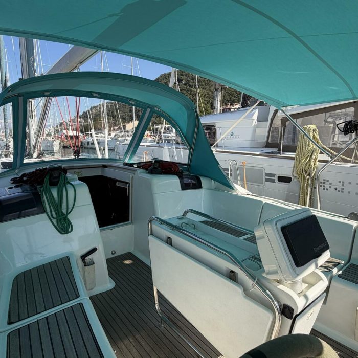 Classic | Sun Odyssey 439 photo 1