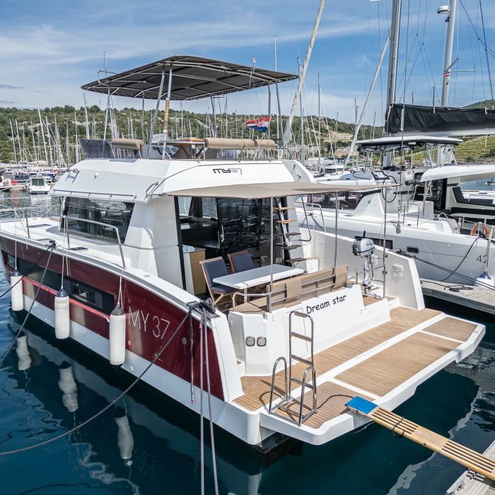 Dream Star | Fountaine Pajot MY 37 photo 10