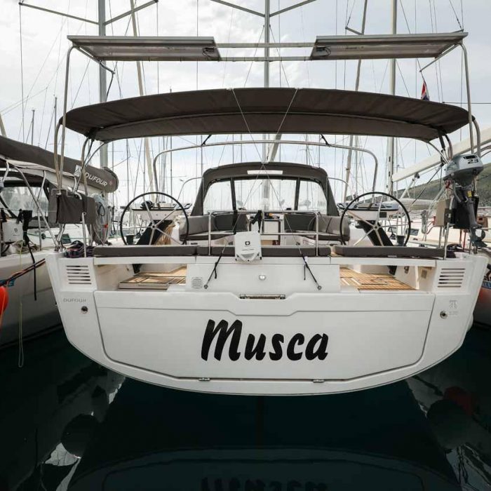 Musca | Dufour 530 photo 7