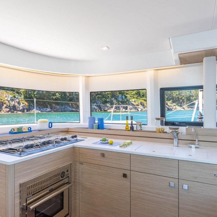 WHITE PEARL | Lagoon 43 photo 16