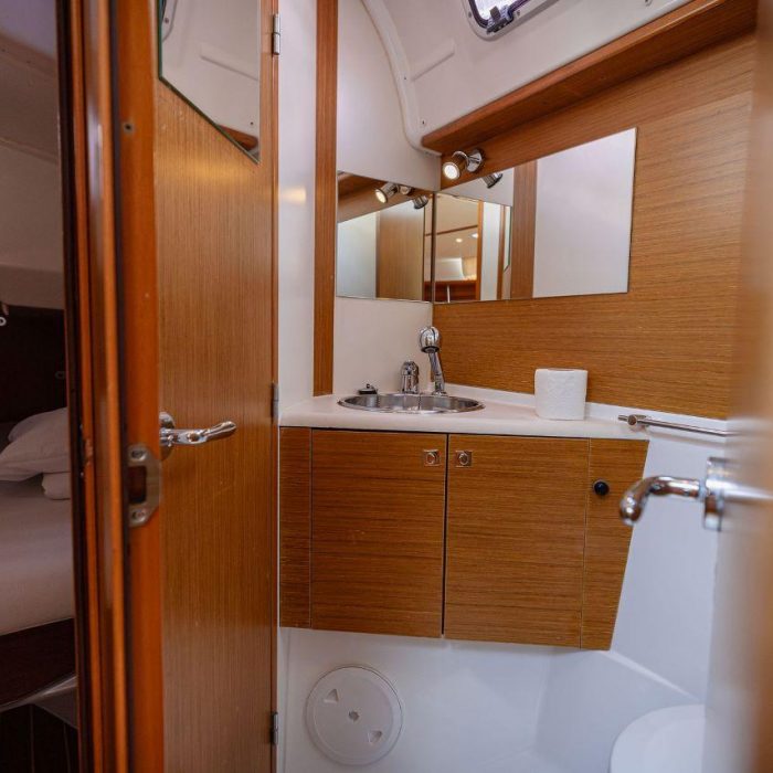 Ana B. | Sun Odyssey 49i photo 26