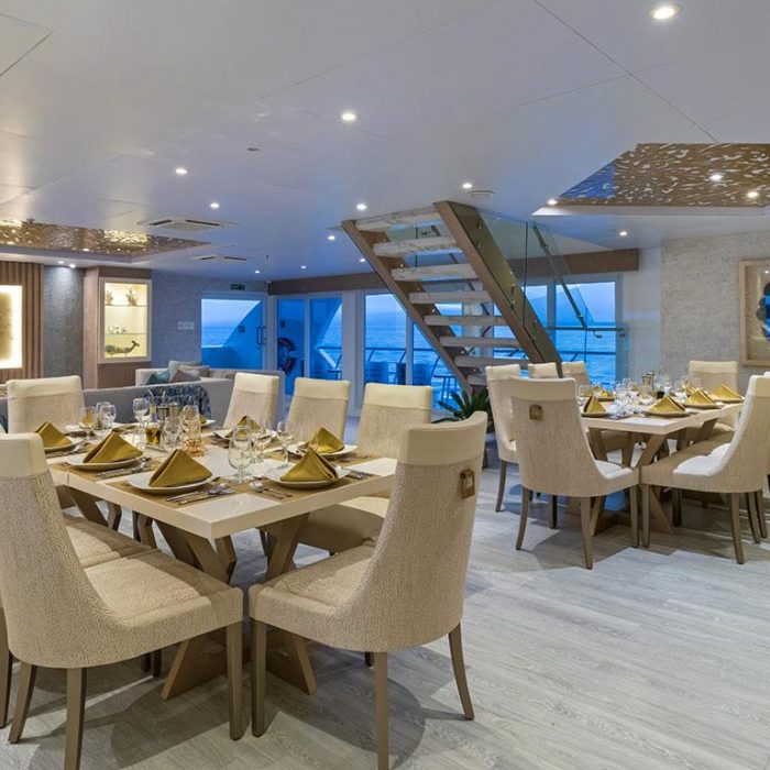 Elite | Power Catamaran photo 10