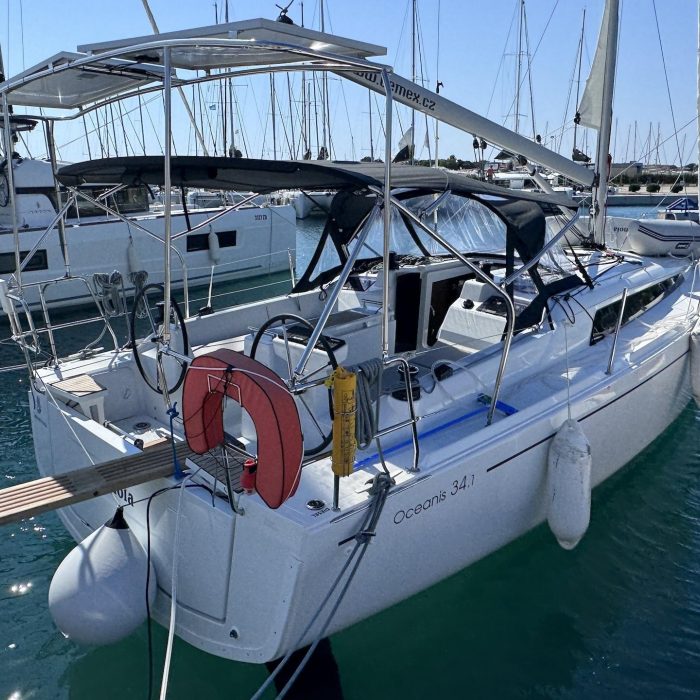 Anoia | Oceanis 34.1 photo 3