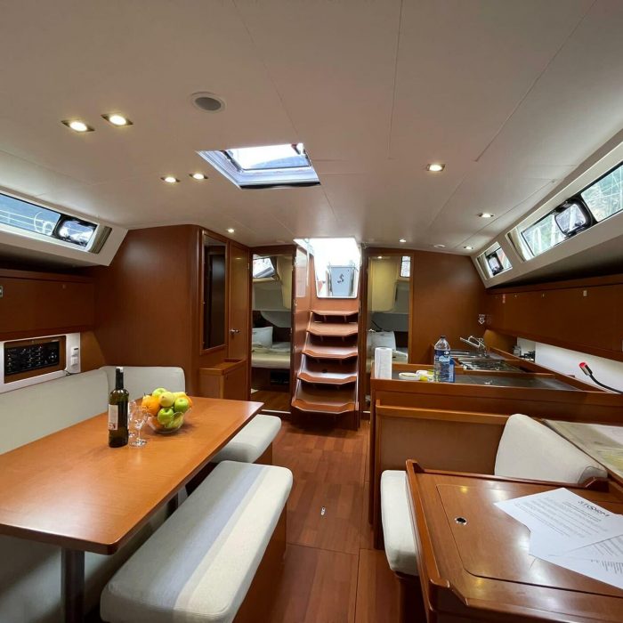Storm Dancer 1 | Oceanis 45 photo 11