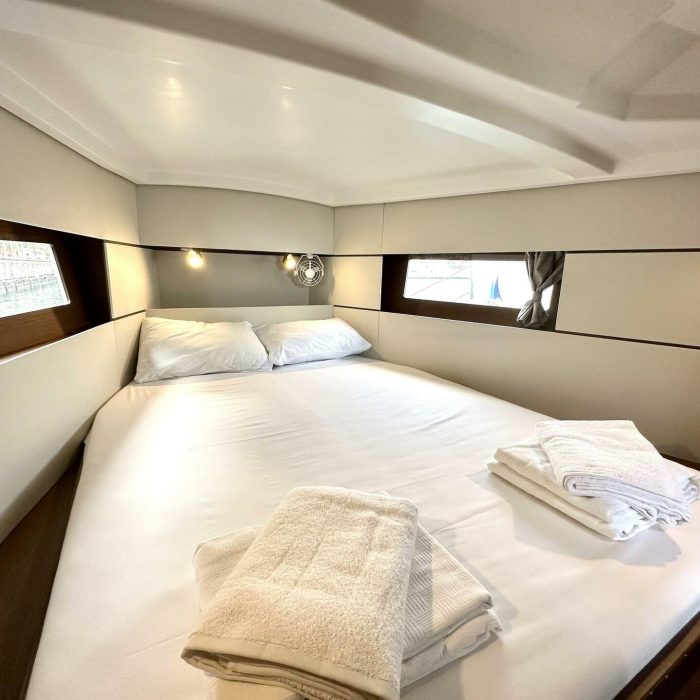 Sail Lyra | Oceanis 38.1 photo 12